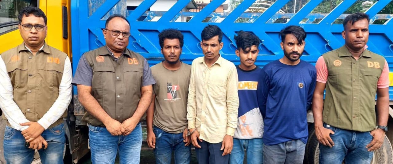 মাদারীপুরের চো,র চক্রের ৪ সদস্য আ,ট ক।
