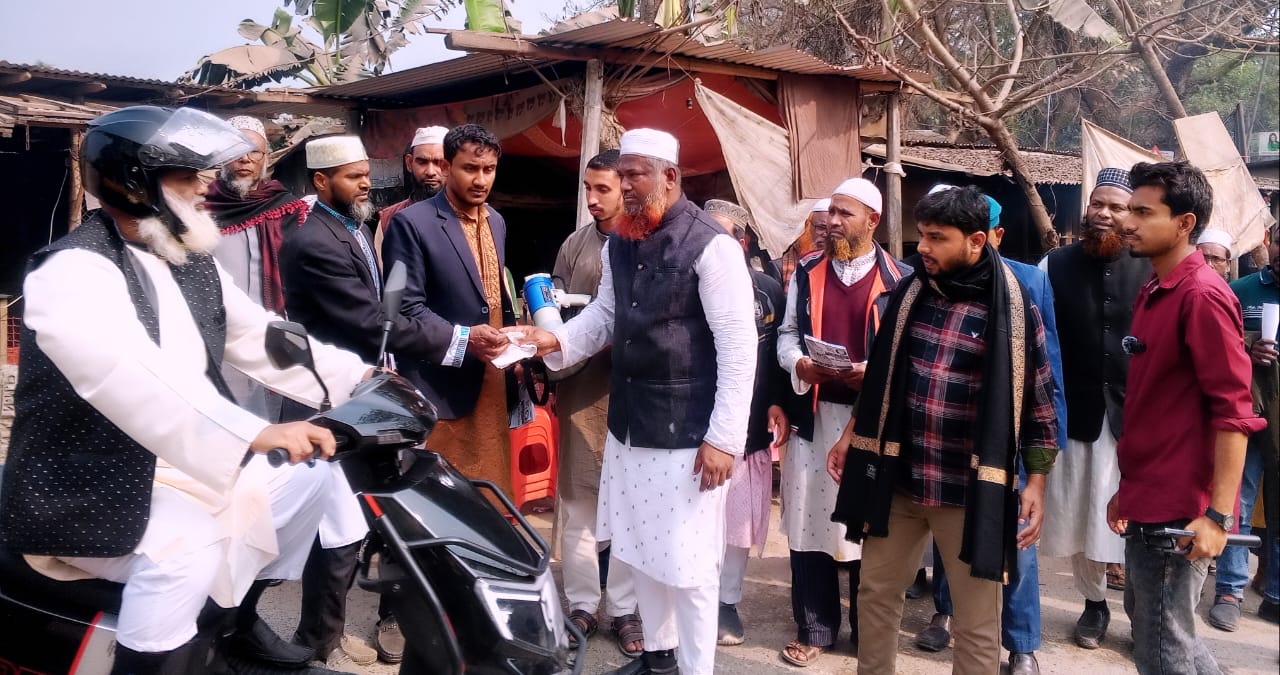 বড়াইগ্রামে জামায়াতে ইসলামীর প্রার্থী মাওলানা আব্দুল হাকিমের গণসংযোগ